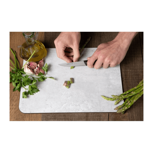Faca para legumes com lâmina de 100 mm, fabricada em aço exclusivo NITRUM.