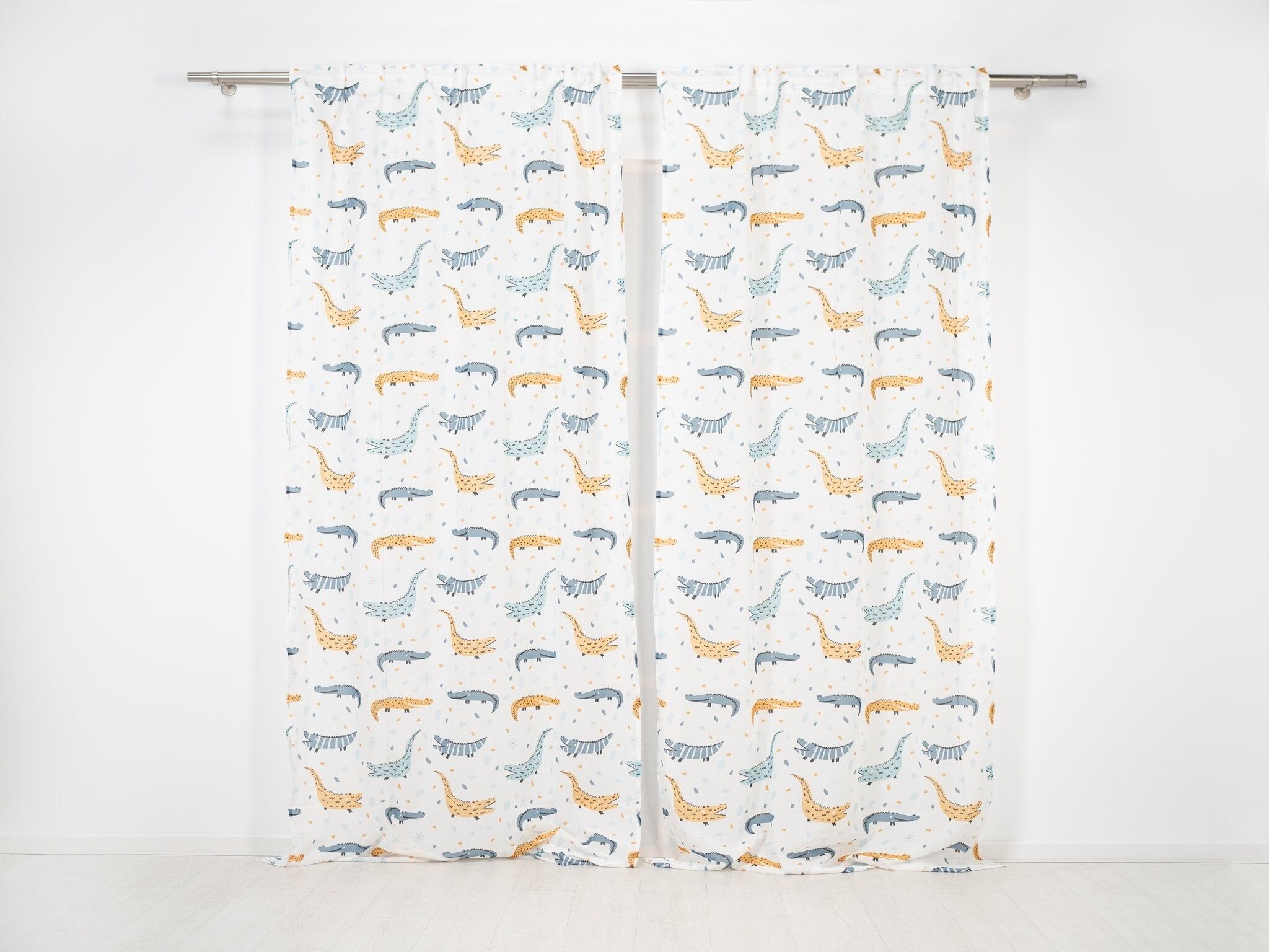 Visillo translúcido Caimán con motivo infantil