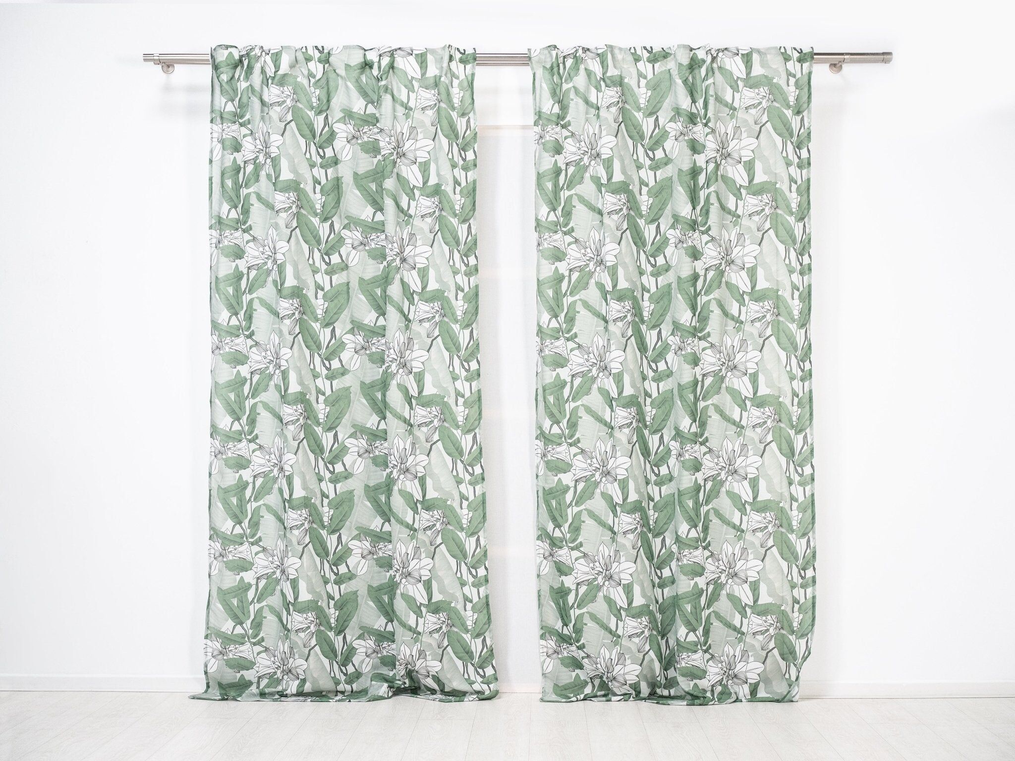 Visillo translúcido Hawai con motivo tropical