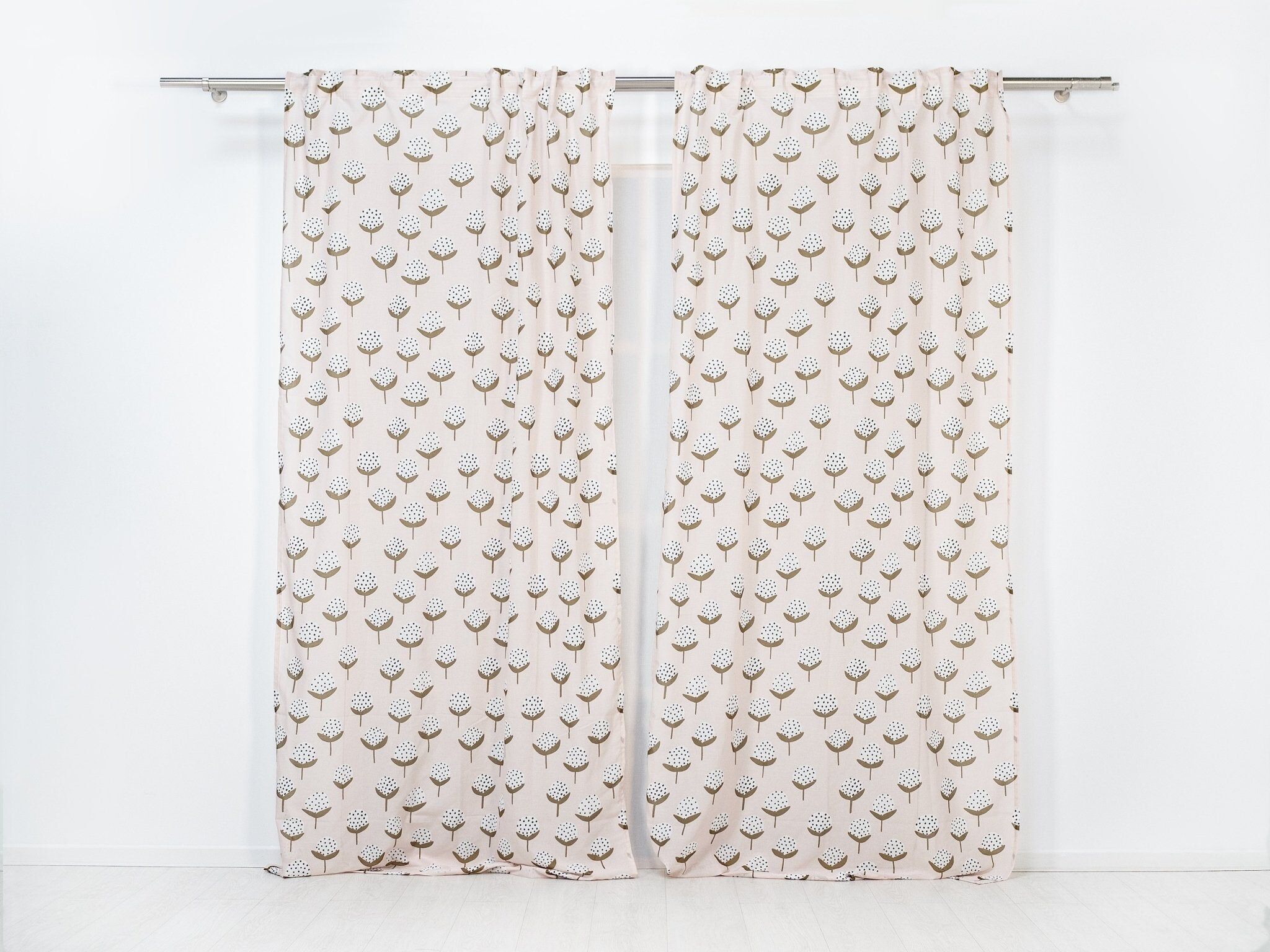 Visillo translúcido Flor de Algodón con motivo floral