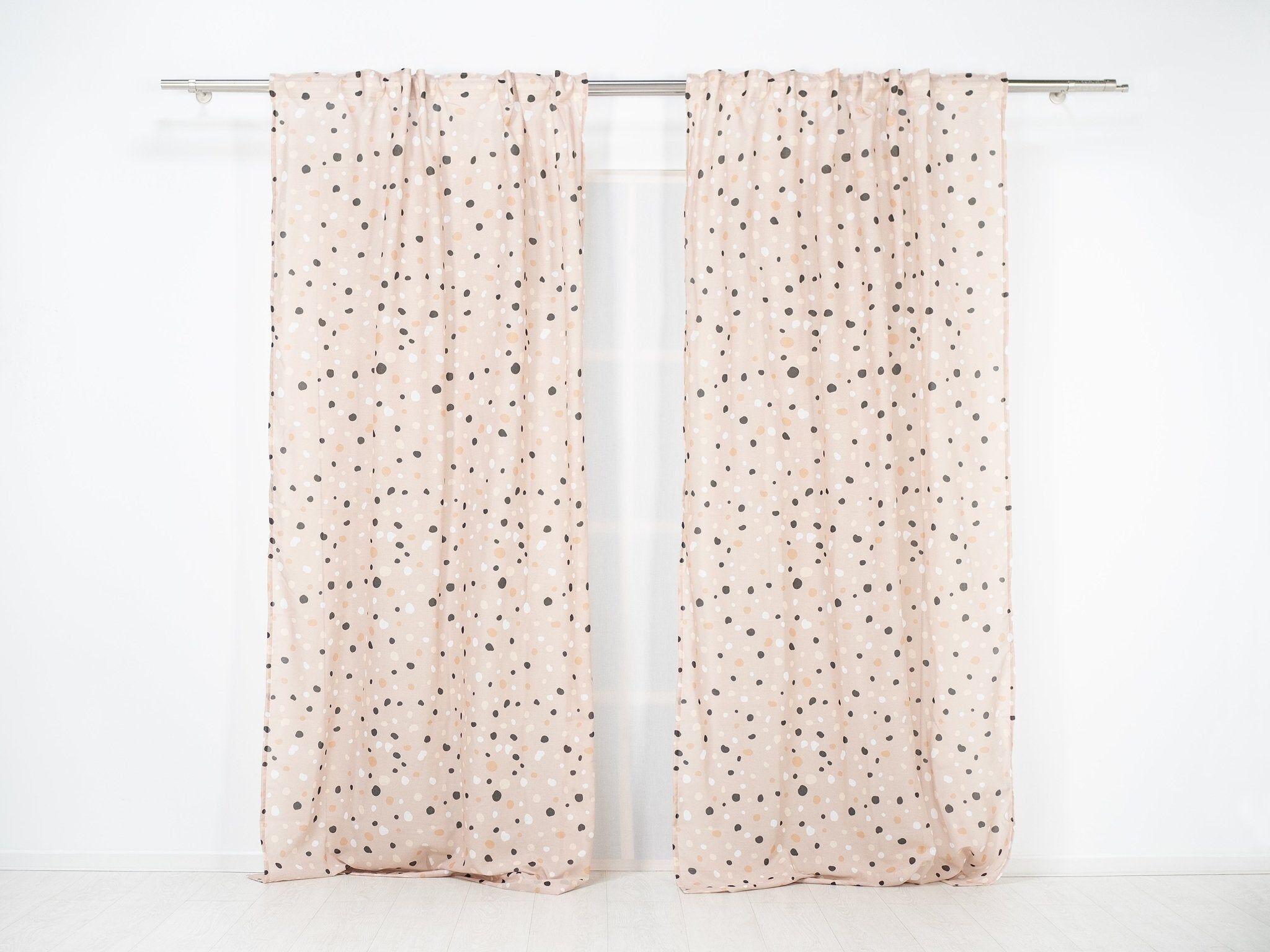 Visillo translúcido Motas