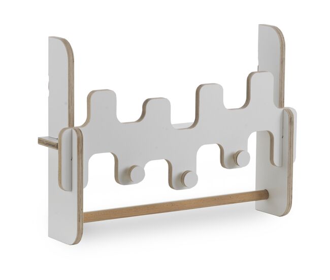 Percha de madera contrachapada blanca