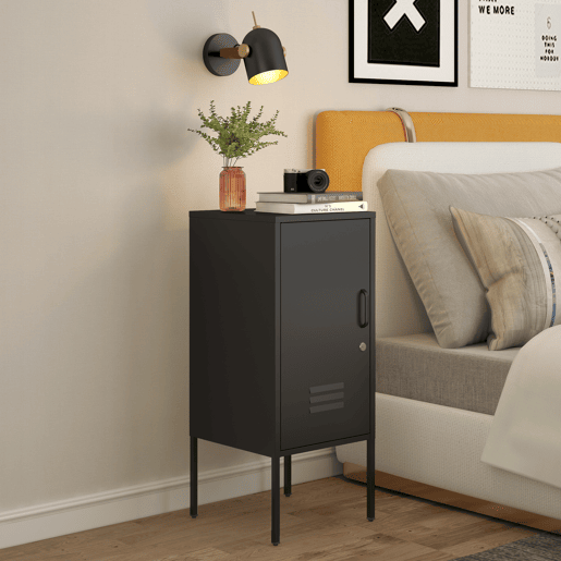 Conjunto de 2 mesas de cabeceira Hausjärvi com fechadura e ranhuras de ventilação 85 x 35 x 35 cm aço - Preto en.casa