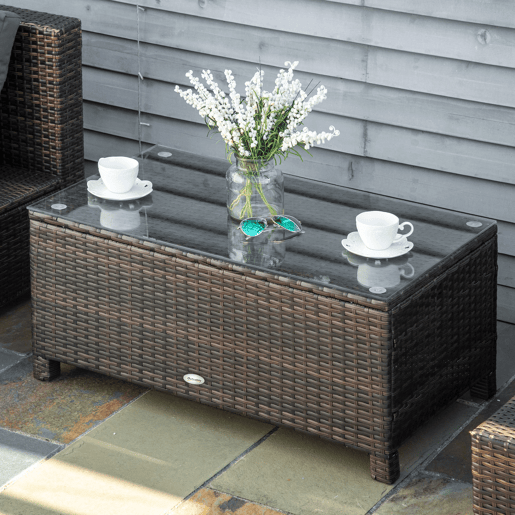 Outsunny Mesa de Centro Jardim de Vime Sintético Mesa de Apoio para Exterior com Vidro Temperado para Varanda Pátio 85x50x39 cm Marrom