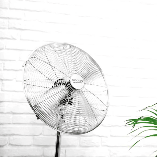 Cecotec Ventoinha de pé com 50 W e acabamento cromado, 16 polegadas, 3 velocidades, oscilação, silencioso, altura ajustável, 4 pás e máxima segurança.