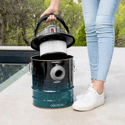 Cecotec Aspirador de cinzas Conga Ash 7000 Liberty de 15 l, 120 W de potência e grande autonomia graças à sua bateria de 18 V.