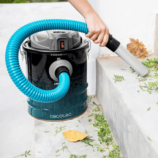 Cecotec Aspirador de cinzas Conga Ash 7000 Liberty de 15 l, 120 W de potência e grande autonomia graças à sua bateria de 18 V.