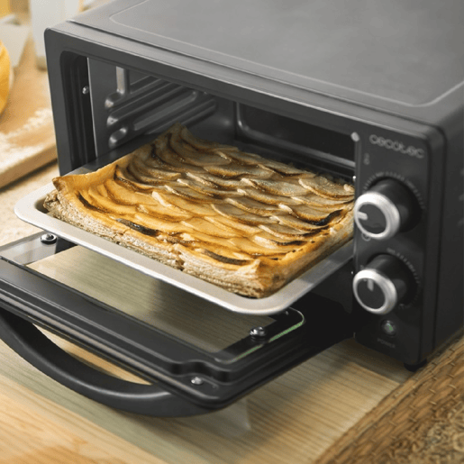 Cecotec Mini-forno elétrico multifunções, 10 litros de capacidade e porta com vidro duplo.
