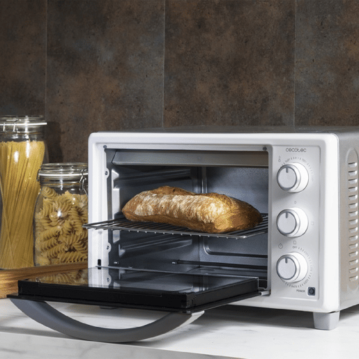Cecotec Mini-forno elétrico multifunções, 23 litros de capacidade e porta com vidro duplo.