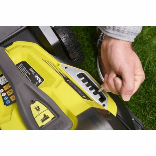 Corta-relva a Bateria Ryobi LithiumPlus 36 V 5 Ah 20-70 mm 37 cm 45 L