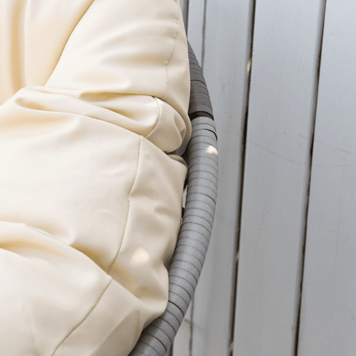 Outsunny Poltrona Papasan Giratória de Vime Sintético Poltrona de Vime PE com Almofada e Estrutura de Aço Carga 160 kg para Jardim Terraço Pátio 87x97x90 cm Cinza e Creme