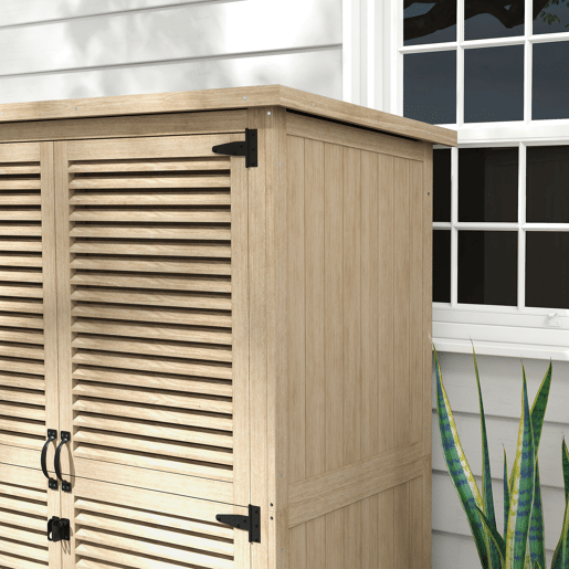 Outsunny Armário de Jardim de Madeira 0,83 m² 127x65x168 cm Armário Exterior de Madeira com 2 Portas de Persiana 2 Prateleiras 2 Alças e Telhado Impermeável Natural