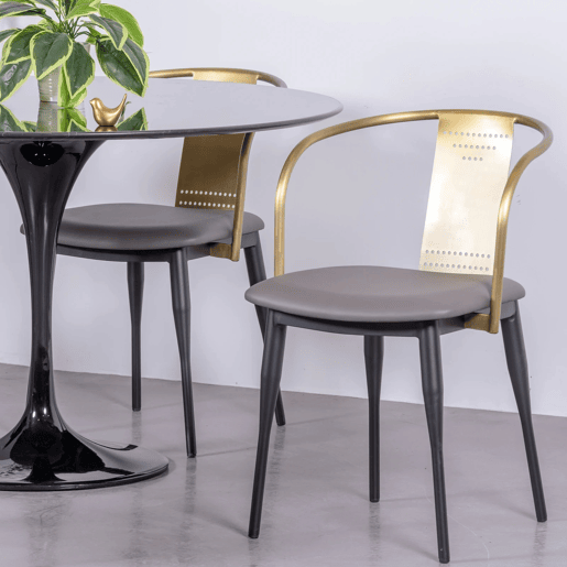 Cadeira industrial em aço dourado e com almofada - Bistro Cadeira industrial em aço dourado e com almofada - Bistro