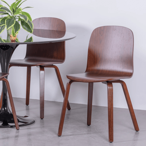 Cadeira de design nórdica em madeira de nogueira - Hut
