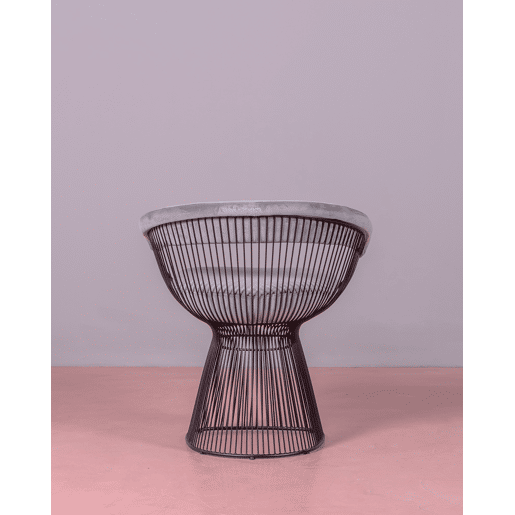Poltrona de design estofada em veludo e estrutura em aço - Albert Poltrona de design estofada em veludo e estrutura em aço - Albert