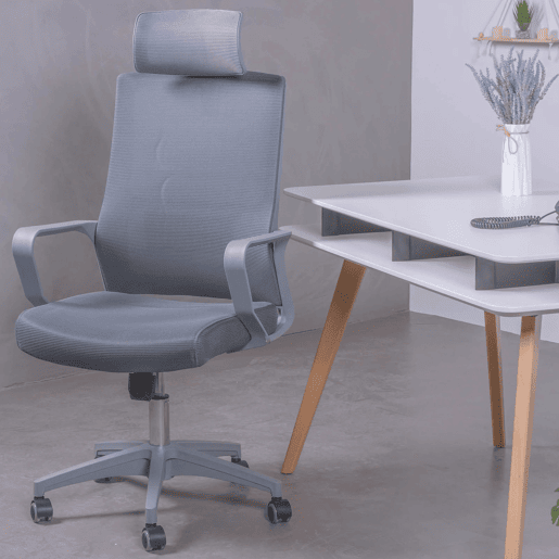 Cadeira de escritório ergonômica em mesh respirável com acabamento cinza e apoio de cabeça ajustável - Mesh