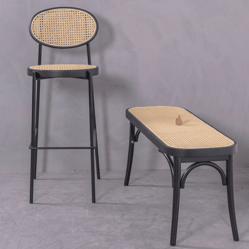 Banqueta vintage com design clássico em rattan natural - North
