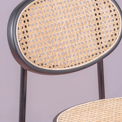 Banqueta vintage com design clássico em rattan natural - North