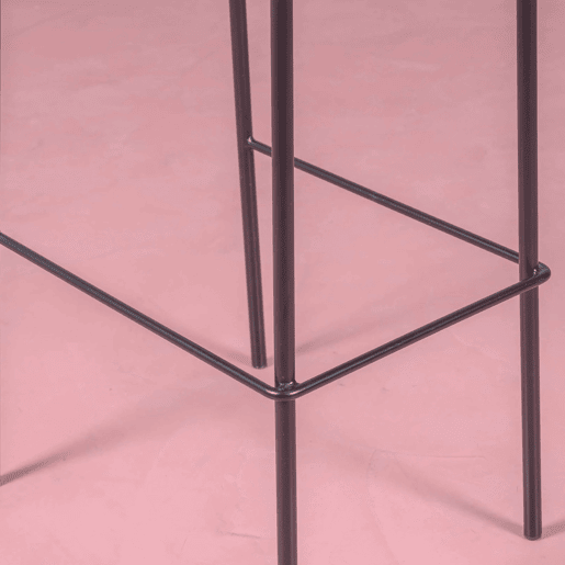 Banqueta vintage com design clássico em rattan natural - North