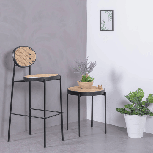 Banqueta vintage com design clássico em rattan natural - North