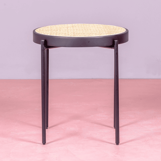 Mesa lateral retrô com detalhes em rattan natural (46cm) - North