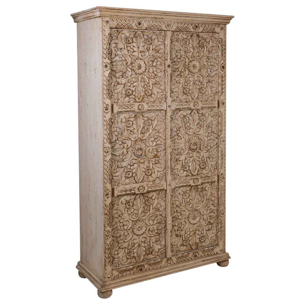 Armario de madera artesanal