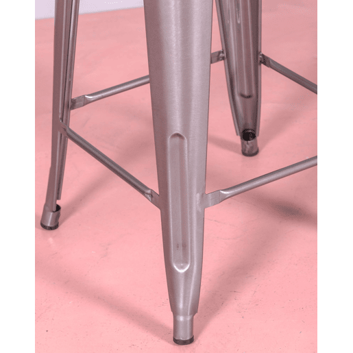 Banqueta industrial de metal com encosto baixo (66cm) - Bistro Banqueta industrial de metal com encosto baixo (66cm) - Bistro
