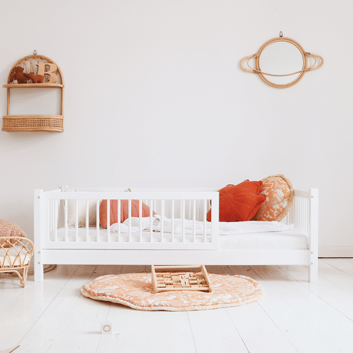 Cama 90x190 com barreira e base de ripas incluídas pés 10 cm Sybil Branco