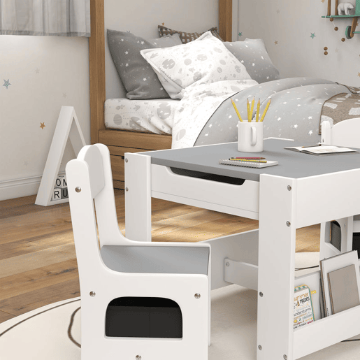 HOMCOM Conjunto de Mesa e 2 Cadeiras Infantis Mesa com Cadeiras para Crianças 2 em 1 com Ardósia Gavetas de Tecido e Espaço de Armazenamento para Quarto Sala de Jogos Cinza HOMCOM Conjunto de Mesa e 2 Cadeiras Infantis Mesa com Cadeiras para Crianças 2 em 1 com Ardósia Gavetas de Tecido e Espaço de Armazenamento para Quarto Sala de Jogos Cinza