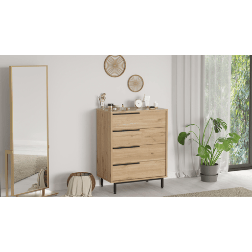 Cómoda OCEAN, num estilo moderno, mede 95x75x45 cm e tem 4 gavetas