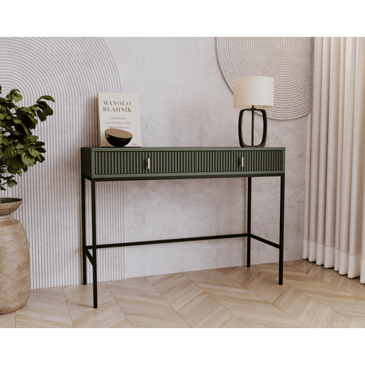 A mesa de consola MAGGIORE apresenta num estilo moderno. Mede 77x104x50 cm e inclui 2 gavetas.