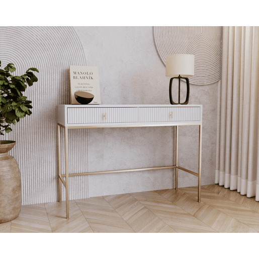 A mesa de consola MAGGIORE apresenta num estilo moderno. Mede 77x104x50 cm e inclui 2 gavetas.
