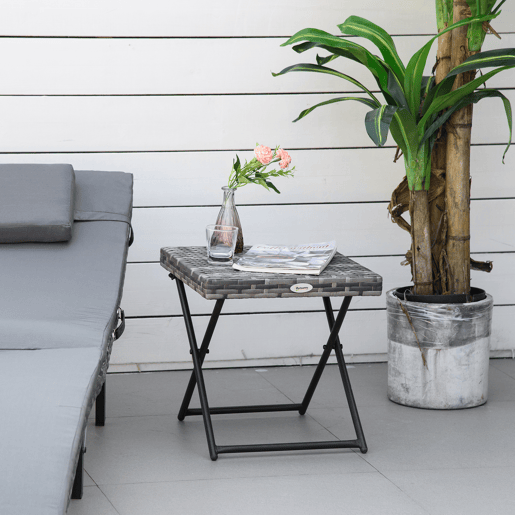 Outsunny Mesa de Jardim em Vime Sintético Mesa de Terraço Exterior Dobrável com Pés Cruzados e Estrutura de Aço para Pátio Varanda 40x40x40 cm Cinza