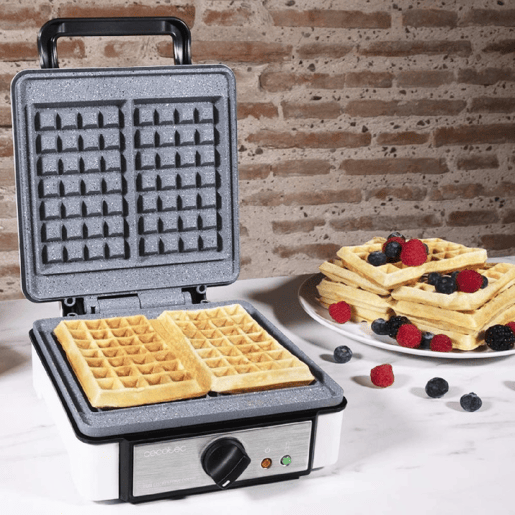Cecotec Máquina de waffles para 2 waffles com 1200 W e revestimento RockStone.