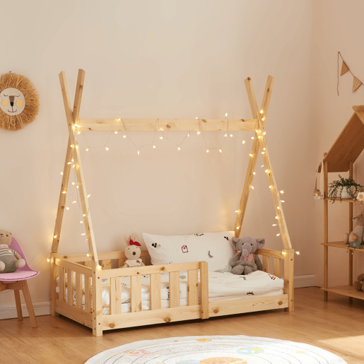 Cama de criança Tipi Helsingborg com grelha de segurança em pinho 140x70cm - Natural en.casa