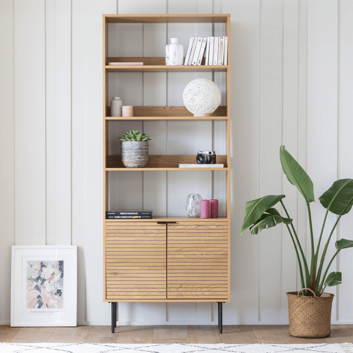 Librería de madera con 4 estantes y 2 puertas STINNA