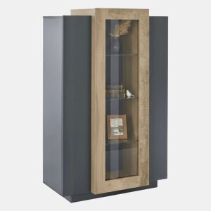 Vitrina com efeito madeira