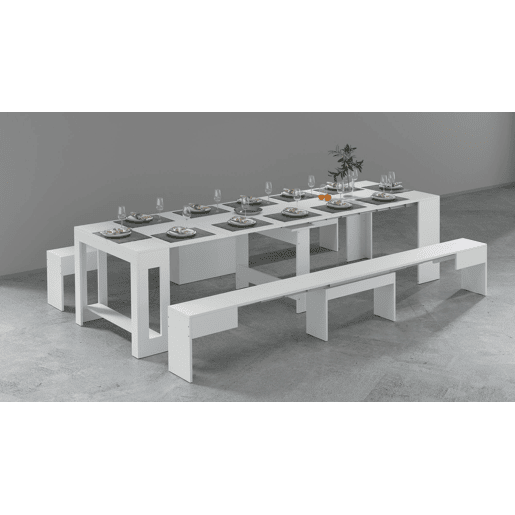 Conjunto de mesa e cadeiras com efeito madeira Conjunto de mesa e cadeiras com efeito madeira