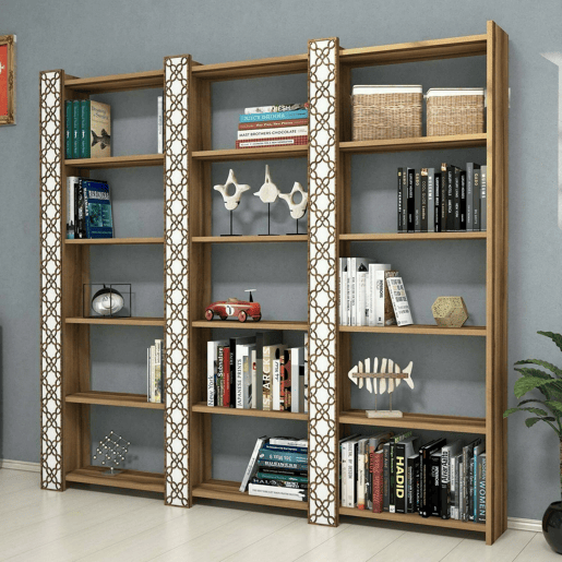 Estante de livros com efeito madeira