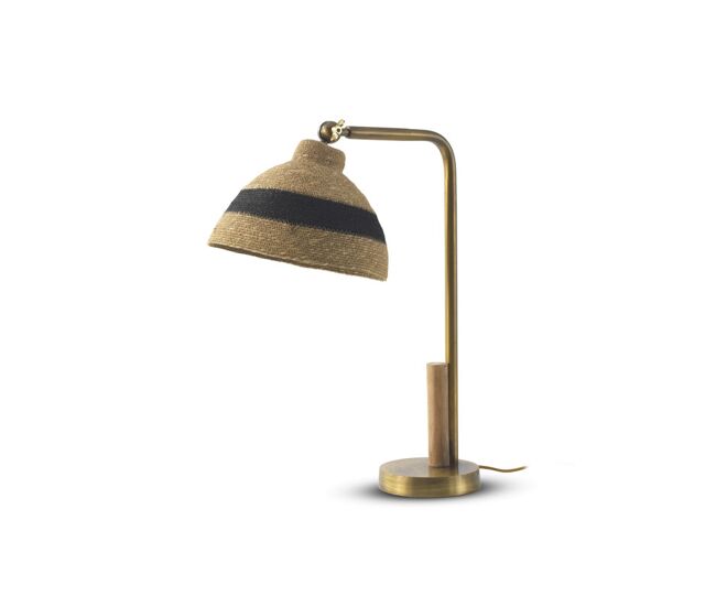 Lámpara de mesa con pantalla de fibra natural trenzada