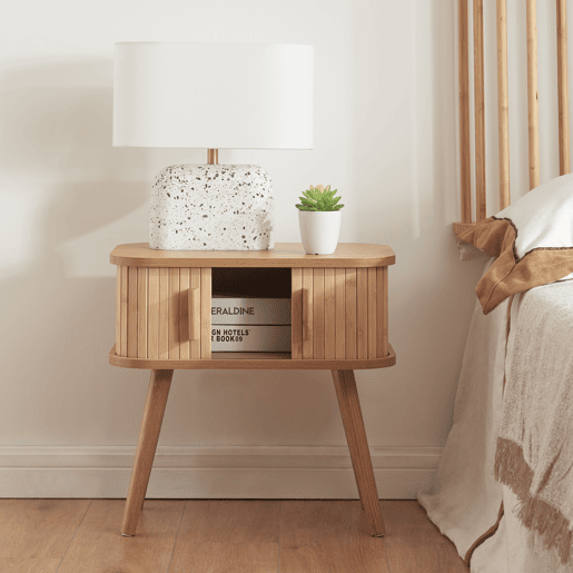 Mesa de apoio Nordkapp com portas de bambu MDF 48x30x45cm - Natural en.casa