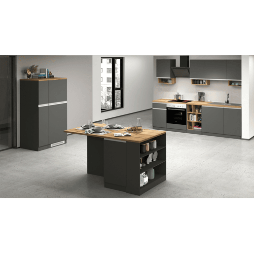 Cozinha com despensa com efeito madeira