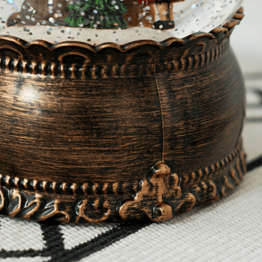 HOMCOM Bola de Neve com Música e Luzes Globo de Neve com Cena de Pai Natal e Criança Decoração de Natal Bronze HOMCOM Bola de Neve com Música e Luzes Globo de Neve com Cena de Pai Natal e Criança Decoração de Natal Bronze