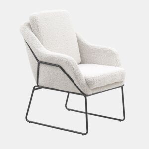 Poltrona Estofada Branca Com Pernas Metálicas Pretas