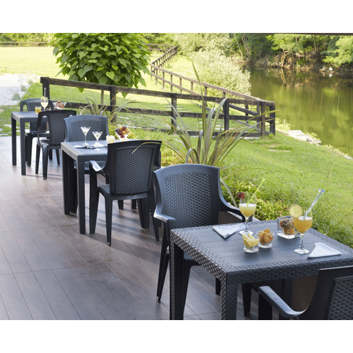 Mesa de jardim em PVC