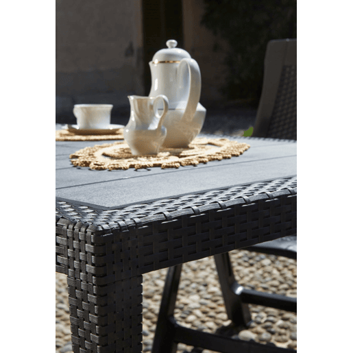 Mesa de jardim em PVC