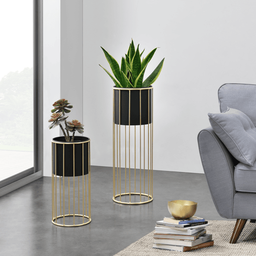 Conjunto de 2 suportes para plantas Mortsel - metal 46 x 22 x 22 x 22 cm e 70 x 25 x 25 x 25 cm - Preto e dourado en.casa Conjunto de 2 suportes para plantas Mortsel - metal 46 x 22 x 22 x 22 cm e 70 x 25 x 25 x 25 cm - Preto e dourado en.casa