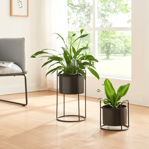 Conjunto de 2 suportes para plantas Osen com vasos de metal - Preto en.casa