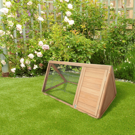PawHut Coelheira de Madeira 116x62,2x52,5 cm Gaiola para Coelhos em Forma Triangular com Portas e Grade Metálica Madeira