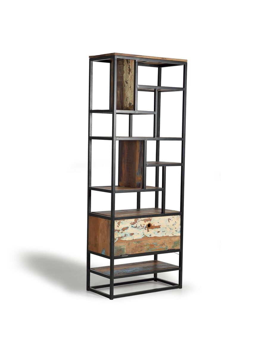 Estantería en madera recliclada y metal. Giner y Colomer